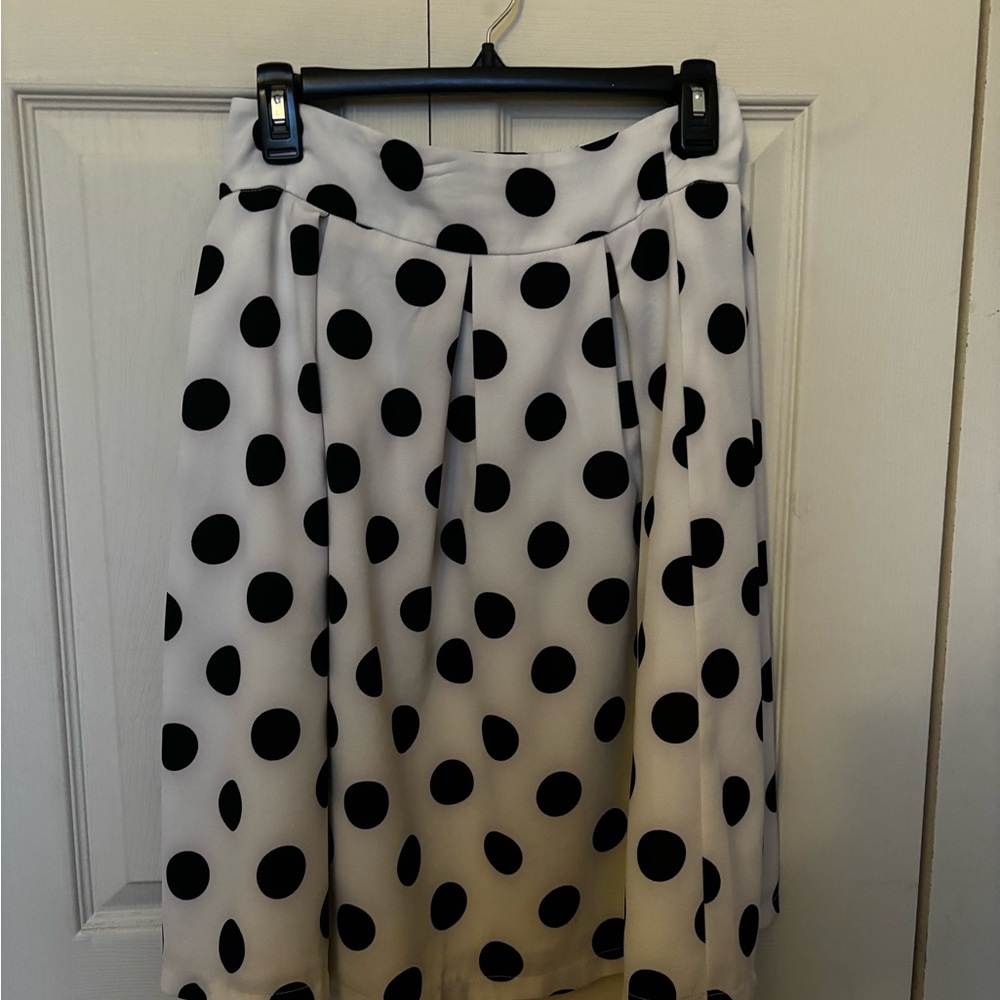 Vintage white skirt with black polka dots